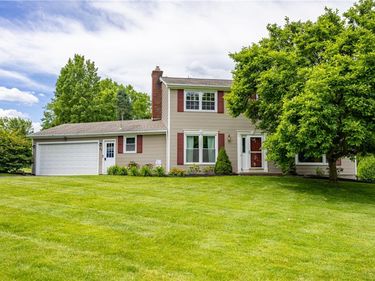 25 Dahlia Drive, Fairport, NY 14450