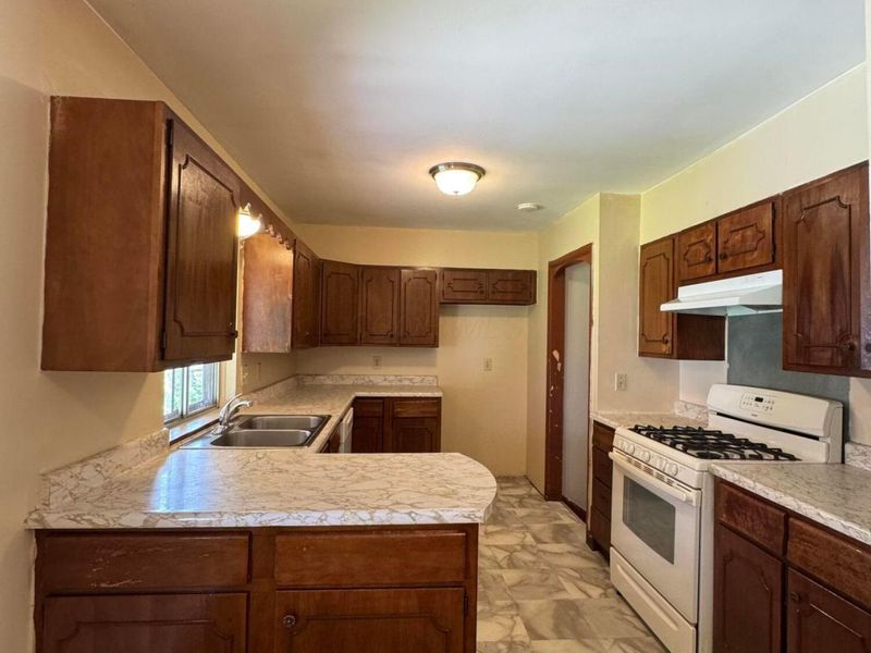 2480 Vanderberg Avenue, Columbus, OH 43204 Photo 6