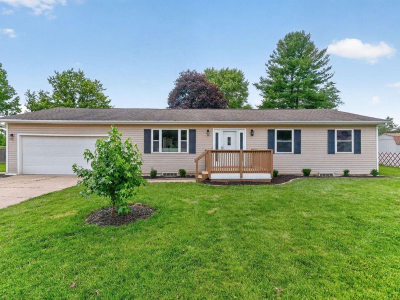 60 Daley Drive SW, Pataskala, OH 43062 Photo 1