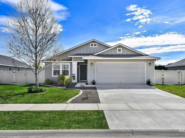 8293 E Copenhaver St, Nampa, ID 83687
