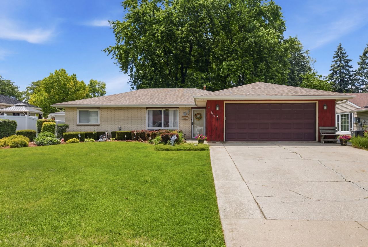 1410 Austin Avenue, Aurora, IL 60505 Main Photo
