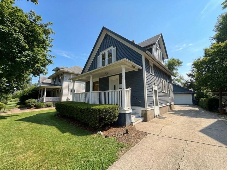 Main Photo