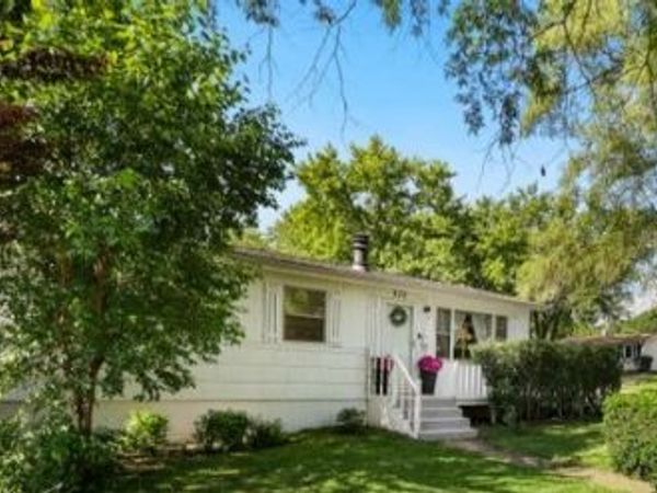 920 Fern Avenue , St. Charles, IL 60174