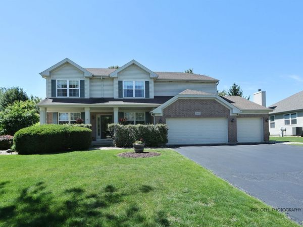 5667 Steeple Pointe Boulevard , Gurnee, IL 60031