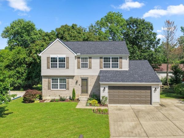 8042 Laurelwood Drive, Maineville, OH 45039