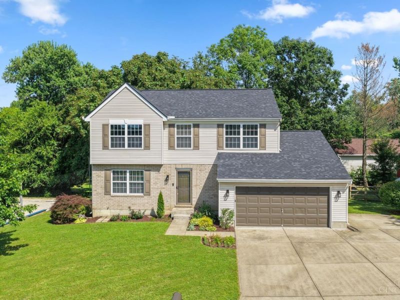 8042 Laurelwood Drive, Hamilton Twp, OH 45039 Photo 1