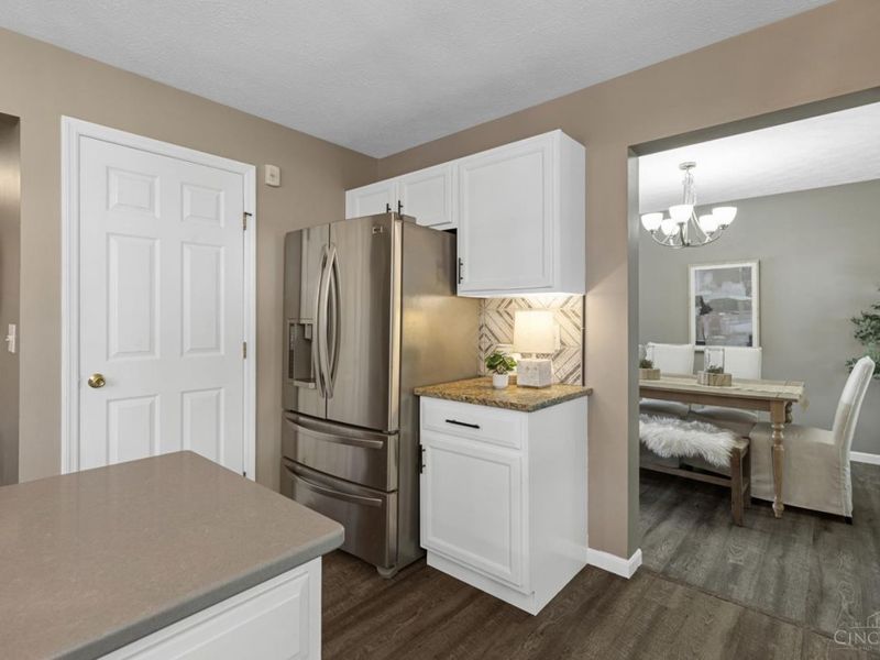 8042 Laurelwood Drive, Hamilton Twp, OH 45039 Photo 13