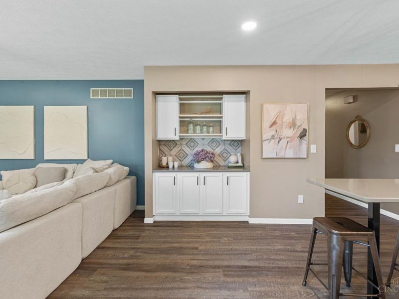 8042 Laurelwood Drive, Hamilton Twp, OH 45039 Photo 14