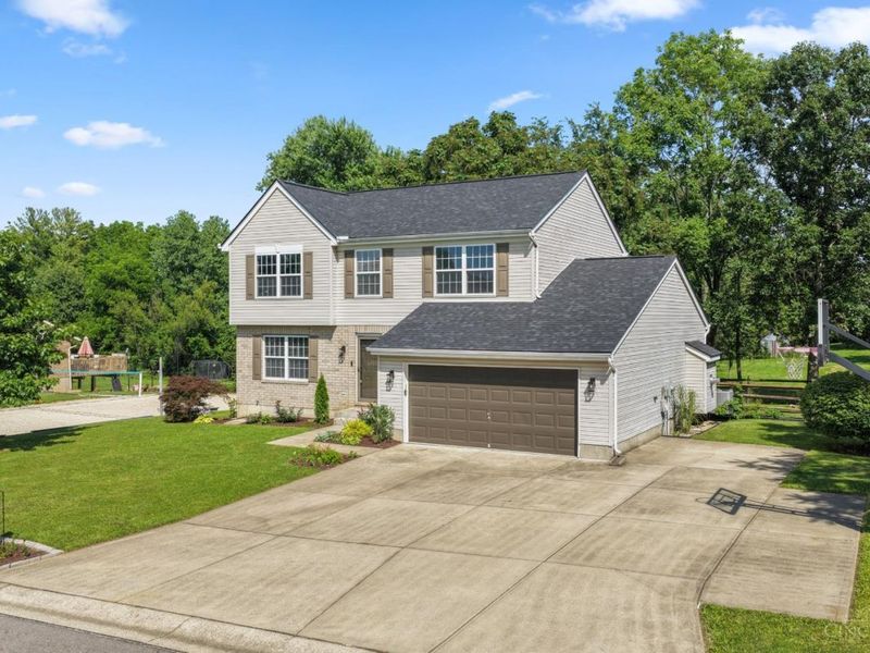 8042 Laurelwood Drive, Hamilton Twp, OH 45039 Photo 3