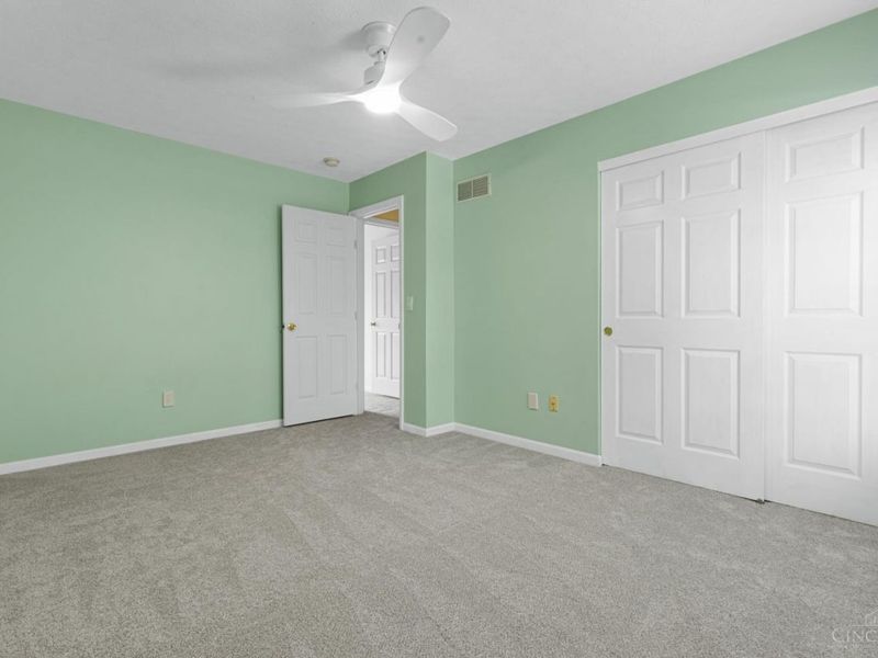8042 Laurelwood Drive, Hamilton Twp, OH 45039 Photo 32
