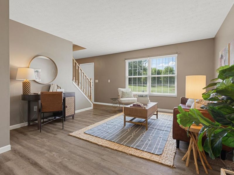 8042 Laurelwood Drive, Hamilton Twp, OH 45039 Photo 5