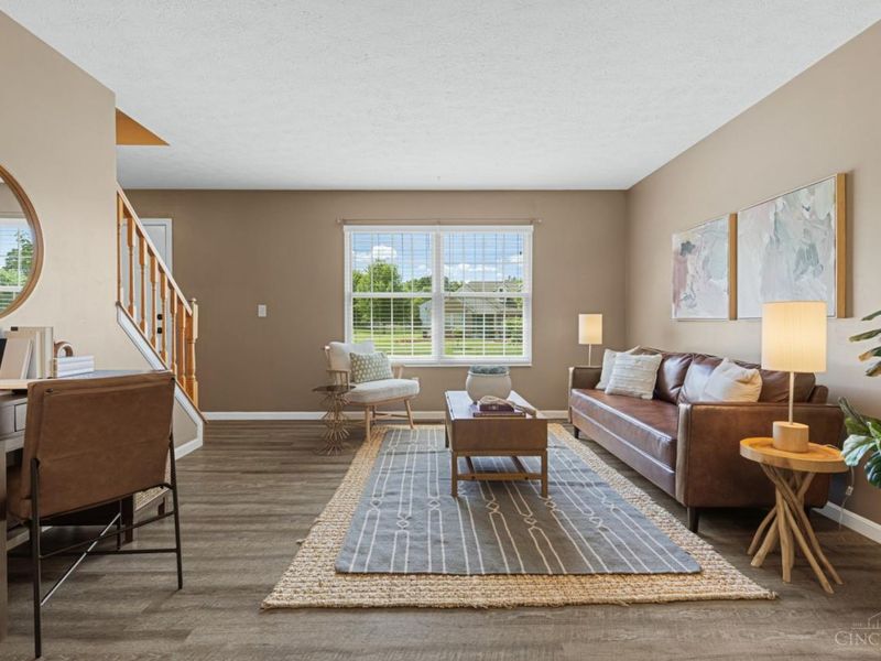 8042 Laurelwood Drive, Hamilton Twp, OH 45039 Photo 6