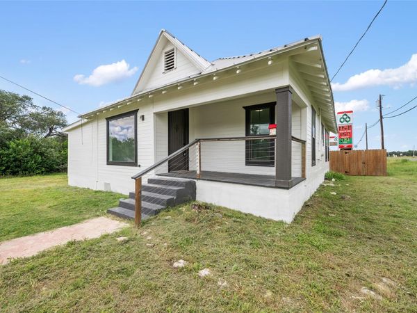 100 W Caskey ST, Florence, TX 76527