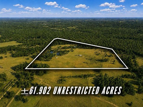 318 Grey Wolf LN, Bastrop, TX 78602