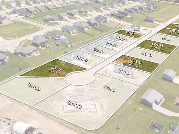 128 Live Oak Drive, Hudson, IA 50643