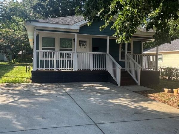910 Cantwell Street , Charlotte, NC 28208