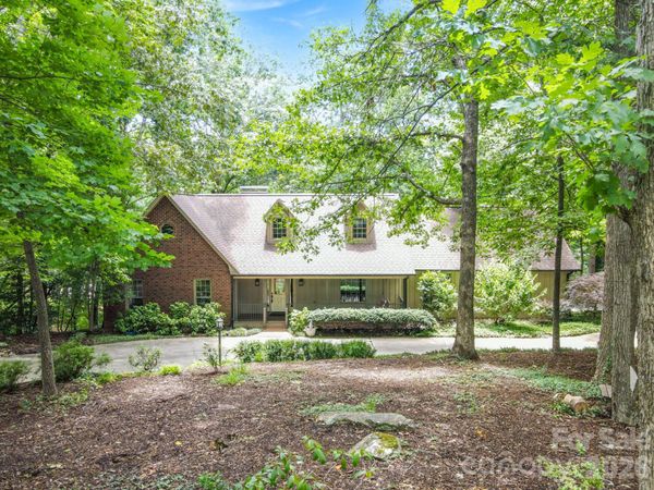 2150 9th Street NW, Hickory, NC 28601