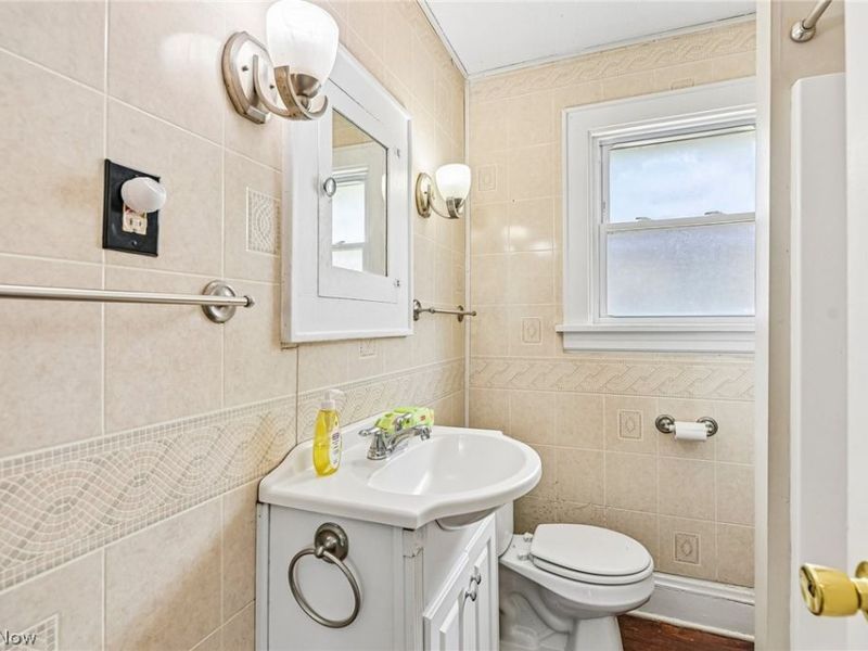494 Baltimore Avenue, Akron, OH 44306 Photo 9