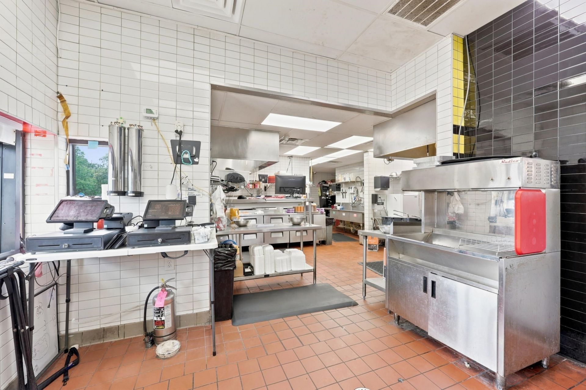 2297 S Kings Hwy.  Photo 31