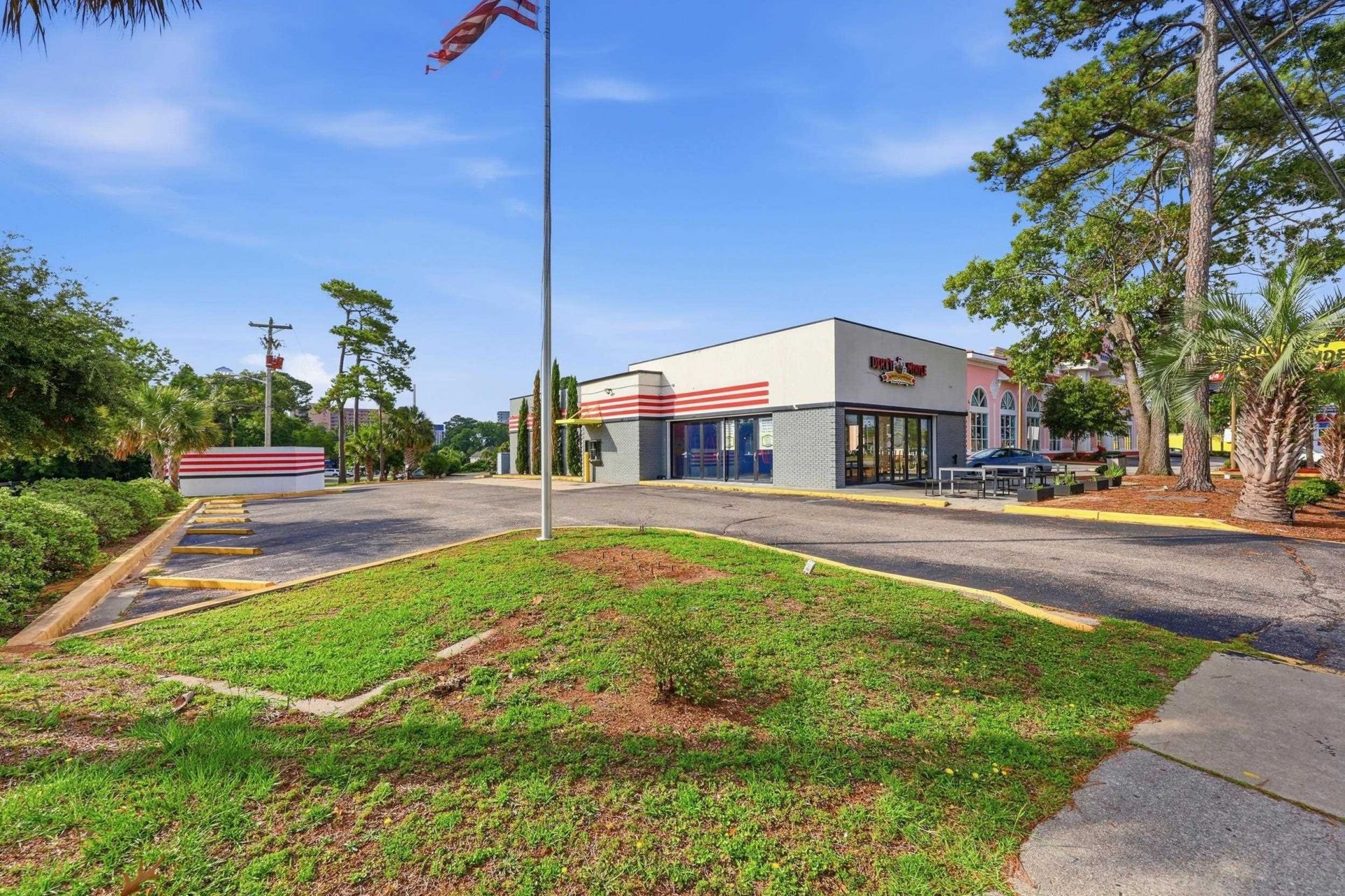 2297 S Kings Hwy.  Photo 4