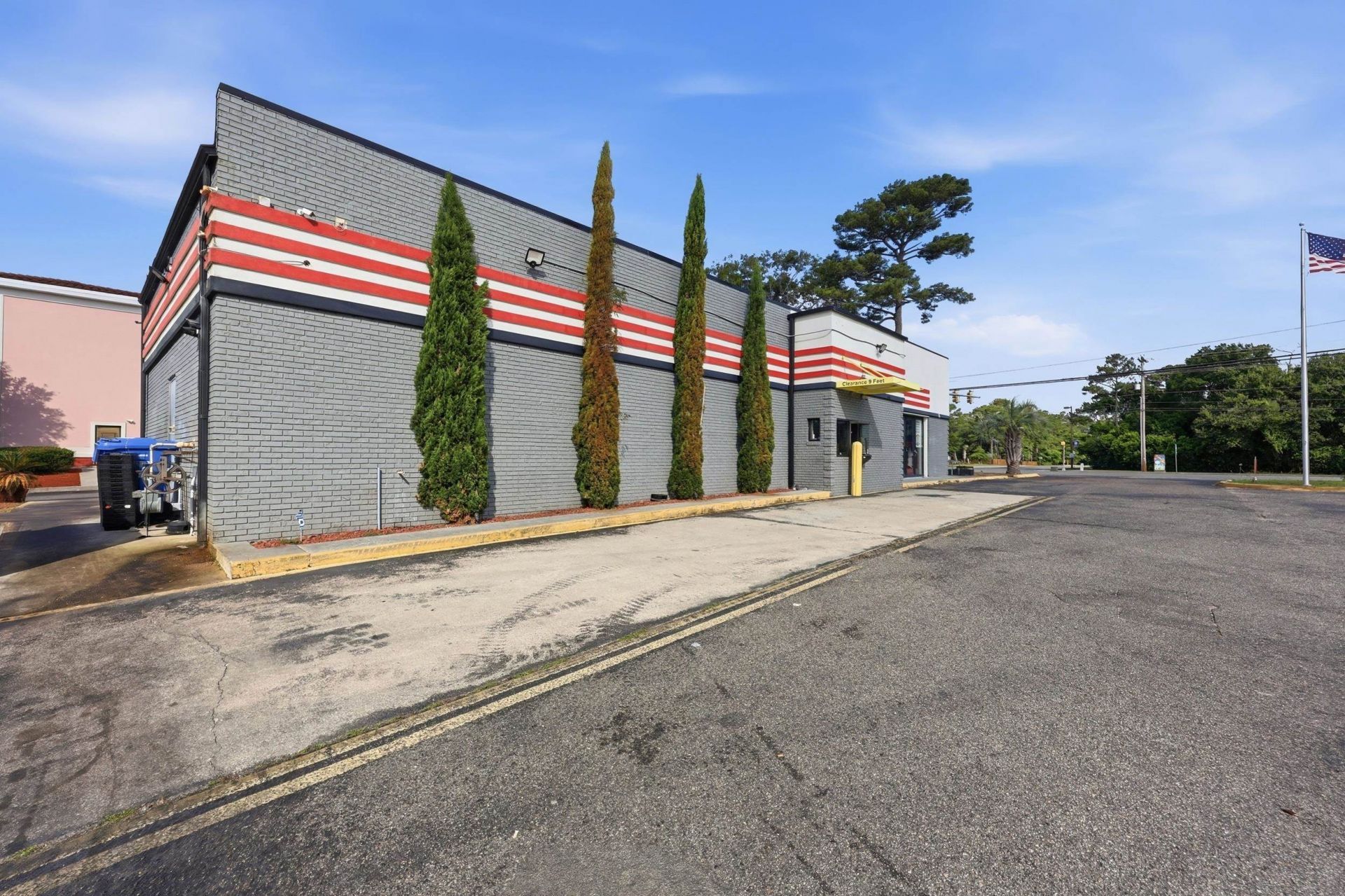 2297 S Kings Hwy.  Photo 47