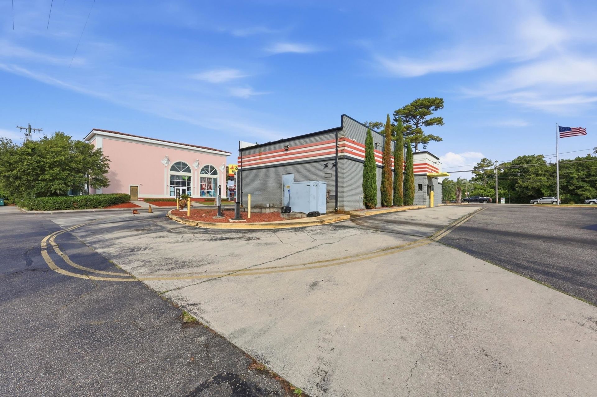 2297 S Kings Hwy.  Photo 48