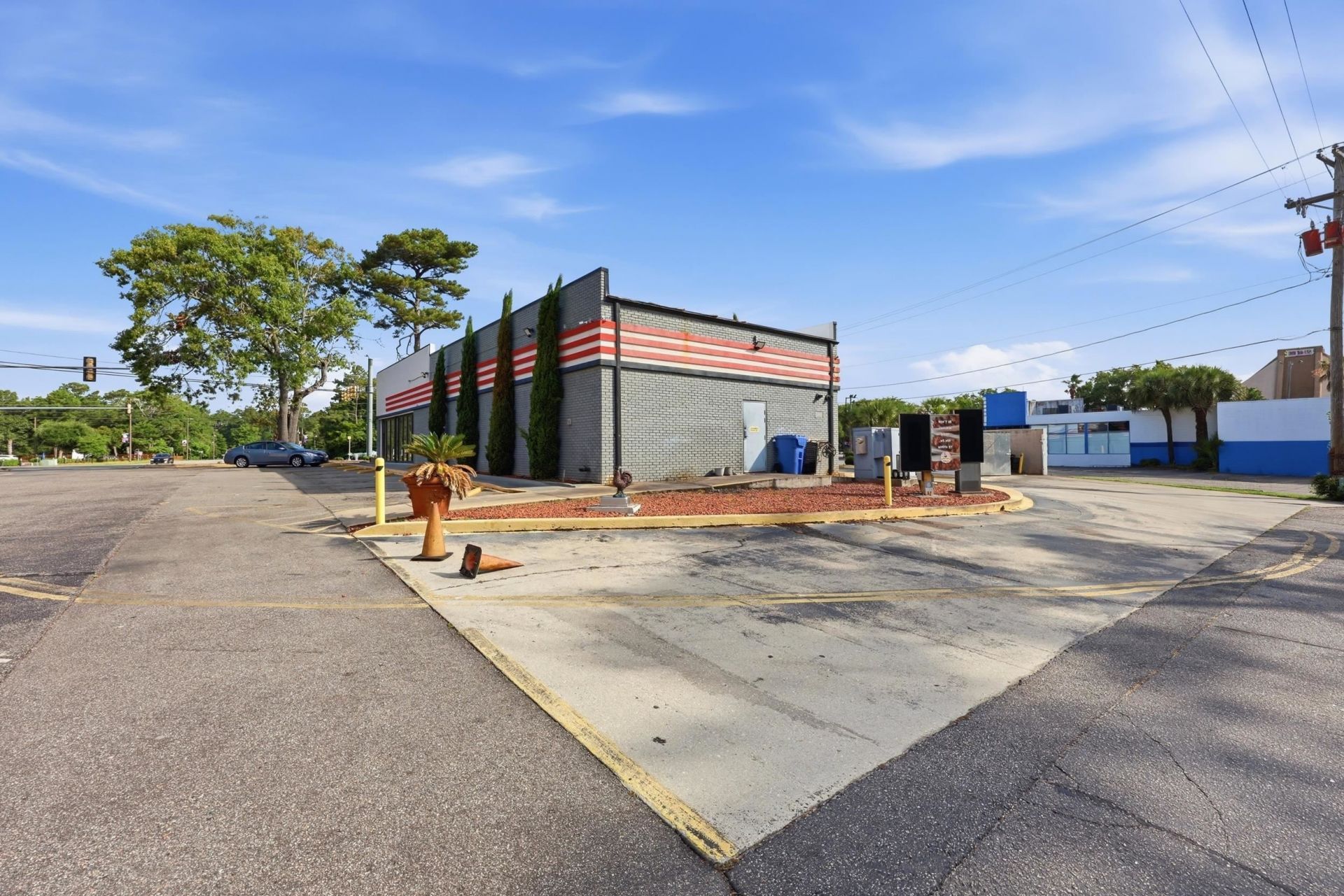 2297 S Kings Hwy.  Photo 50