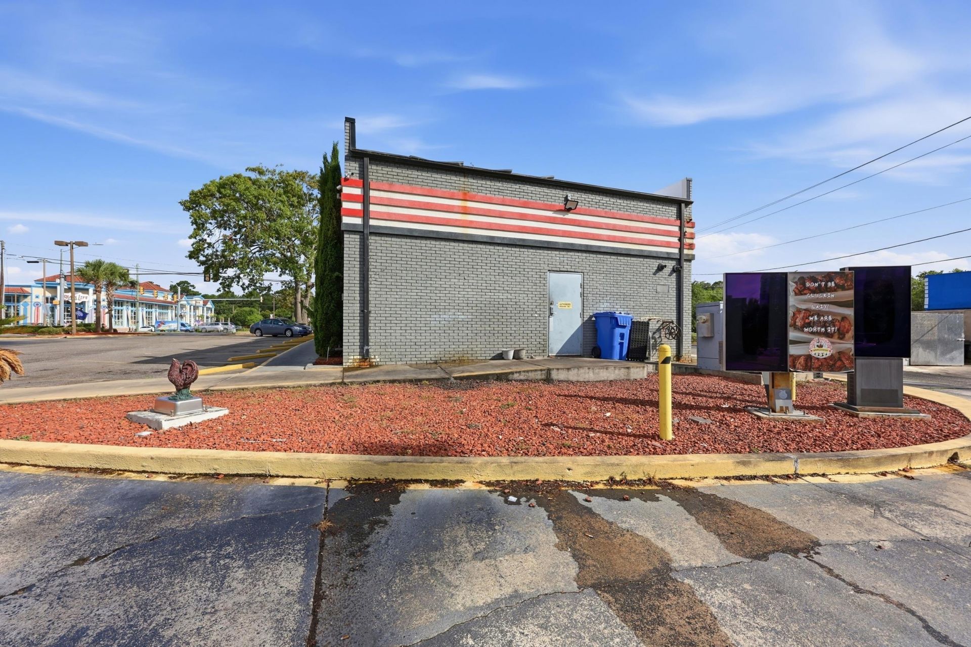 2297 S Kings Hwy.  Photo 51