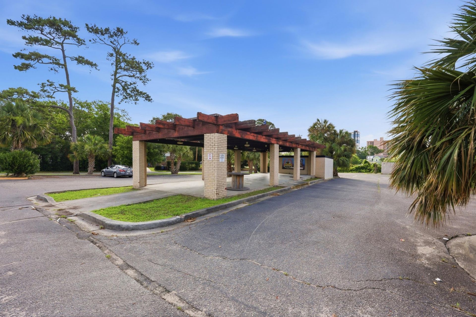 2297 S Kings Hwy.  Photo 55