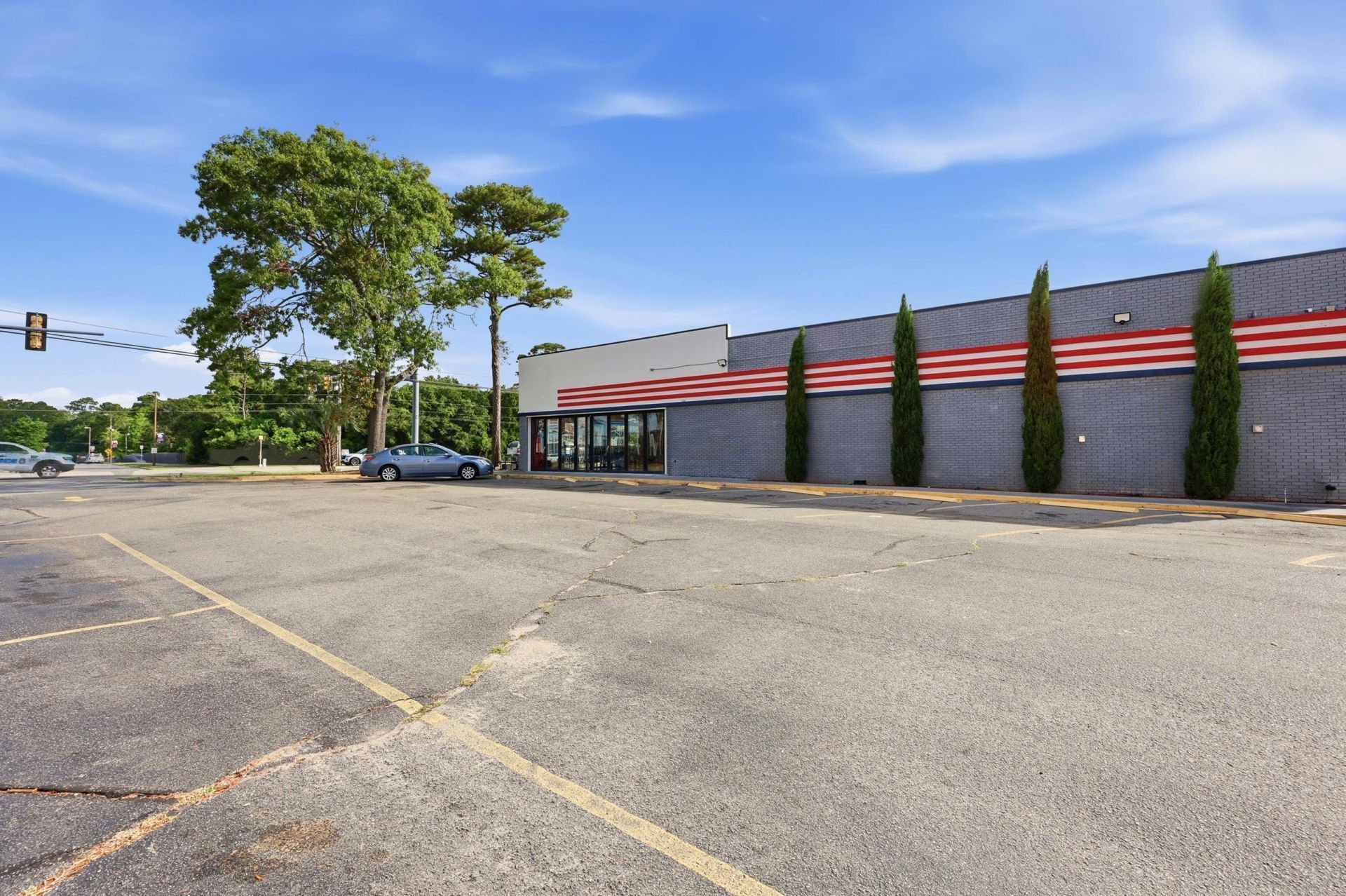 2297 S Kings Hwy.  Photo 58