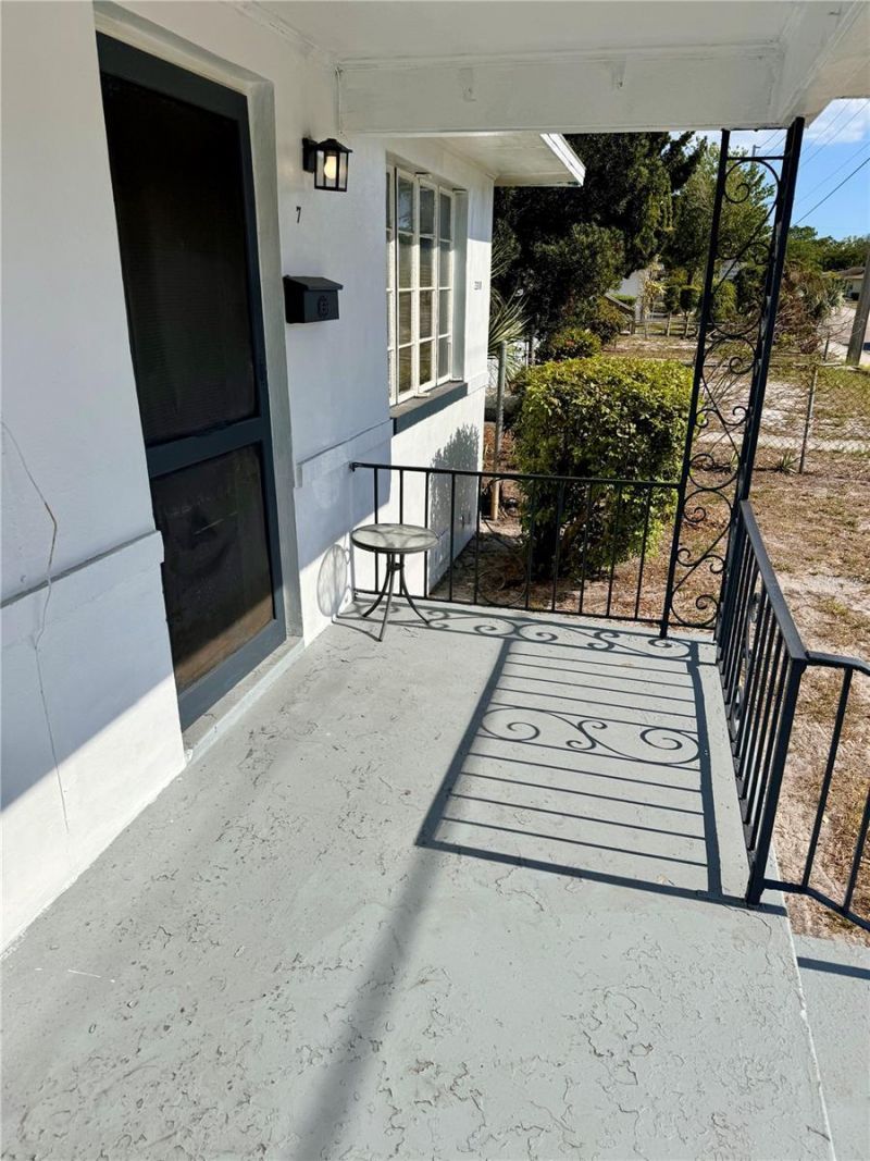2318 4th Street S, Unit 2, Saint Petersburg, FL 33705 Photo