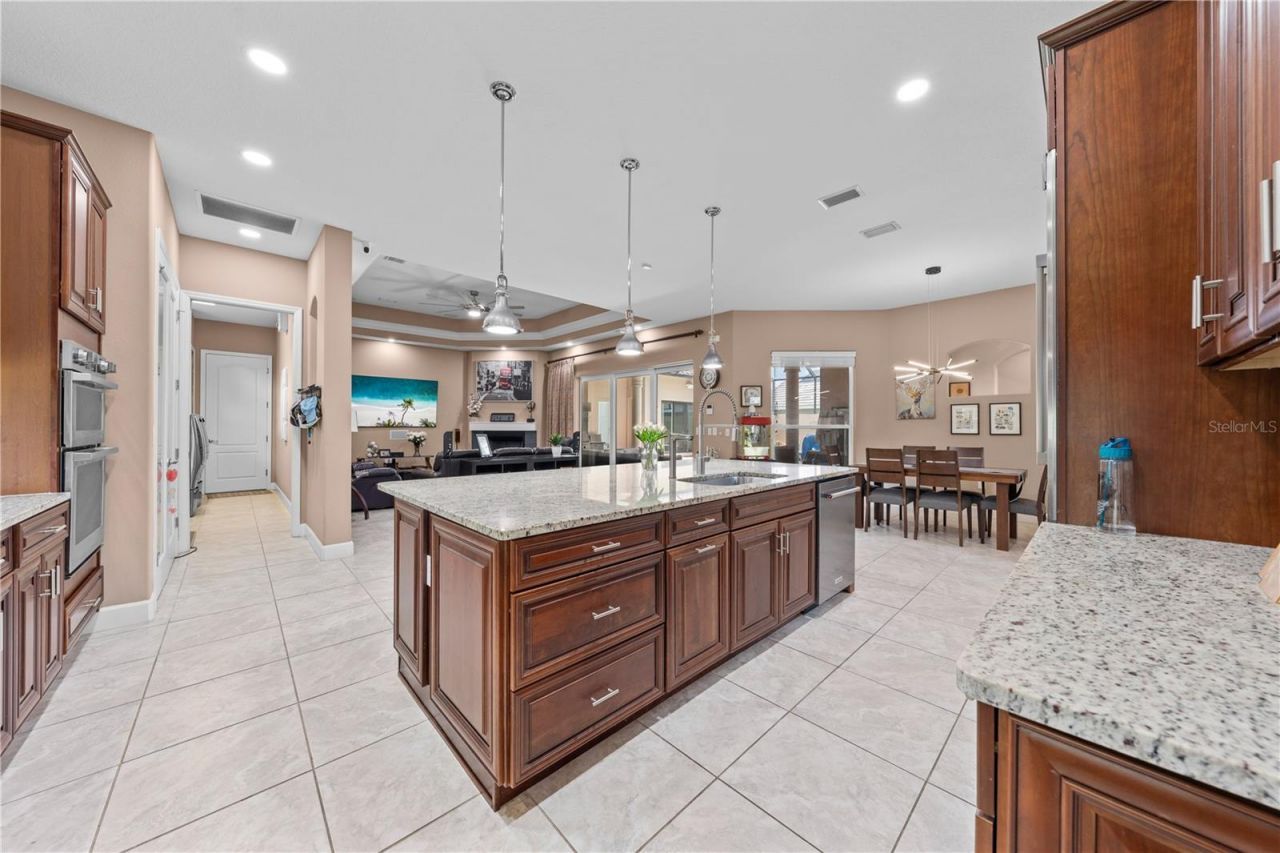 2557 Heritage Green Avenue, Davenport, FL 33837 Photo