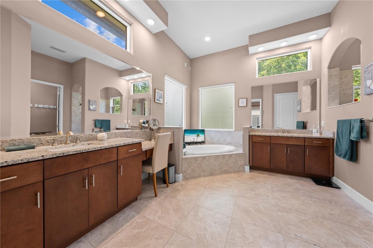 2557 Heritage Green Avenue, Davenport, FL 33837 Photo