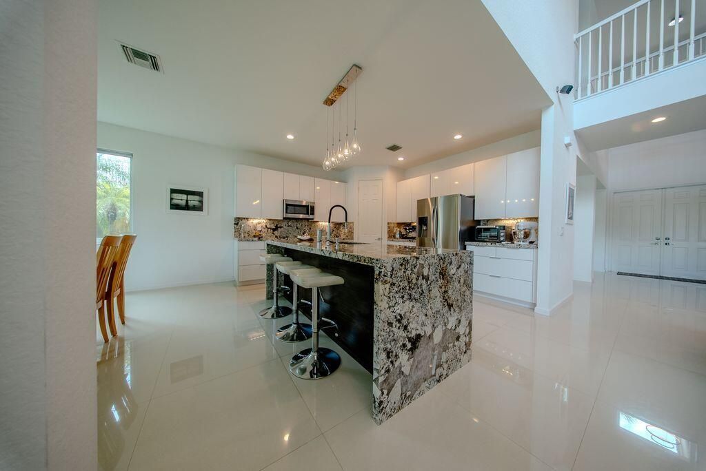 163 Bella Vista Way, Royal Palm Beach, FL 33411 Photo