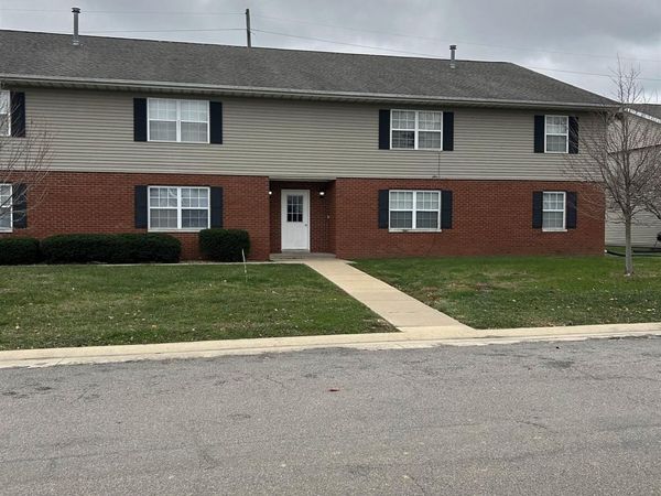 1308 W JEFFERSON Street, Unit 2, Washington, IL 61571