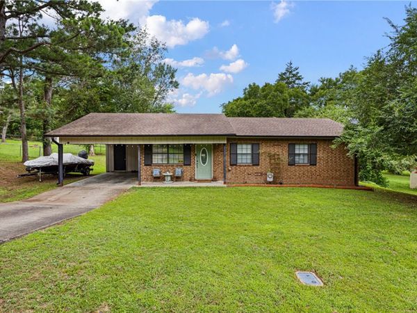 2901 Greenwich Avenue , Russellville, AR 72802