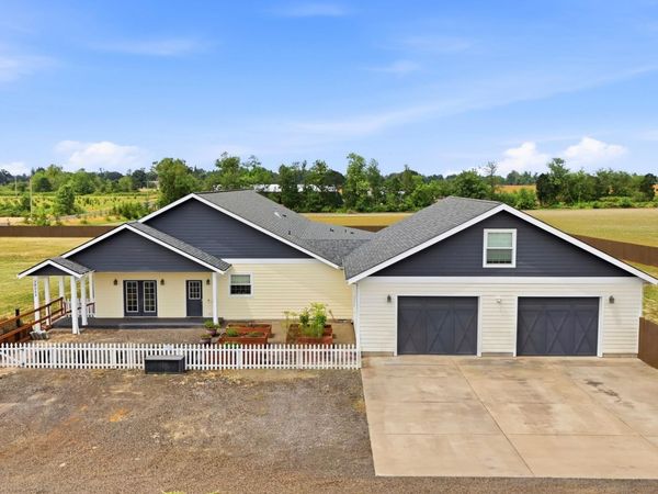 38053 Robinson Dr, Scio, OR 97374