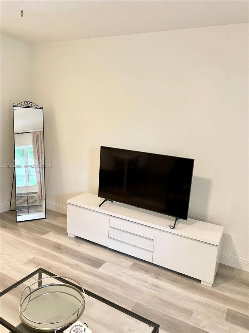 901 Meridian Ave , Unit 104, Miami Beach, FL 33139 Photo