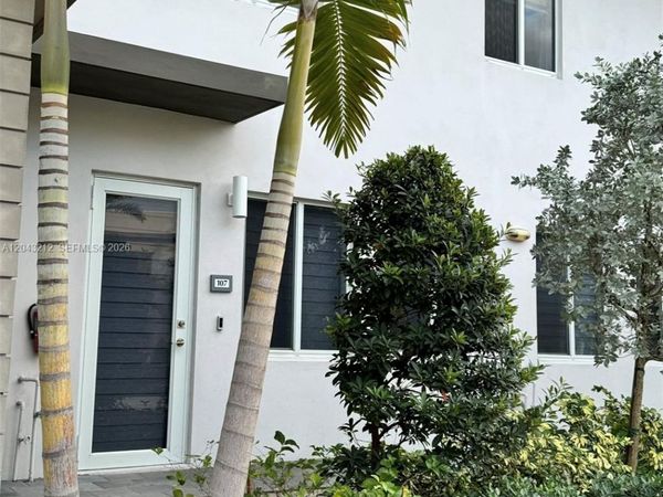 10270 NW 66 ST , Unit 105, Doral, FL 33178