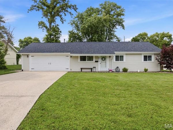 501 Prince Charles Drive, O'Fallon, MO 63366