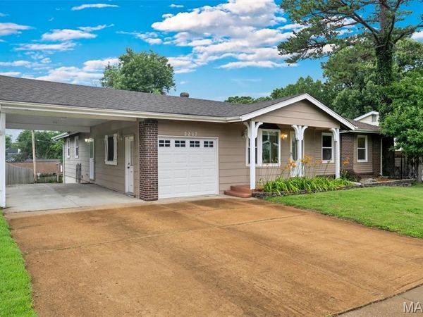 2217 Gladiator Drive, Fenton, MO 63026