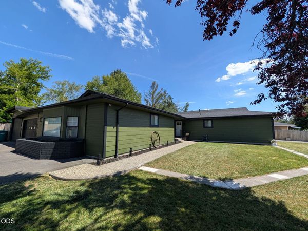 5824 Independence Avenue, Klamath Falls, OR 97603