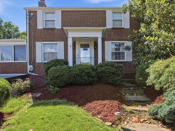 5701 Library Rd, Bethel Park, PA 15102