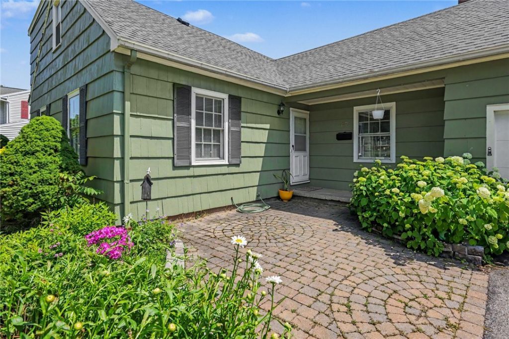 67 Dunrovin Lane, Rochester, NY 14618 Main Photo