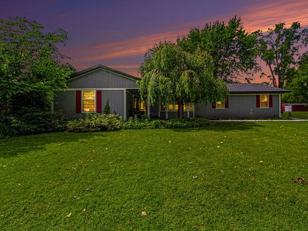 41141 Savage Road, Belleville, MI 48111
