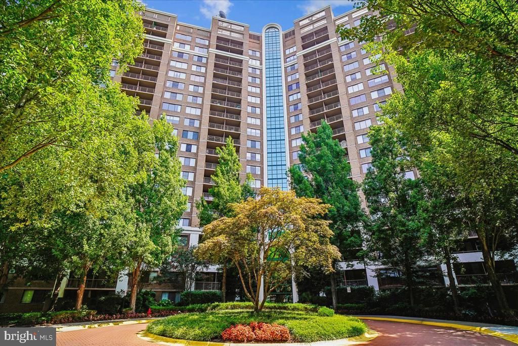 10101 GROSVENOR PLACE , ROCKVILLE, MD 20852