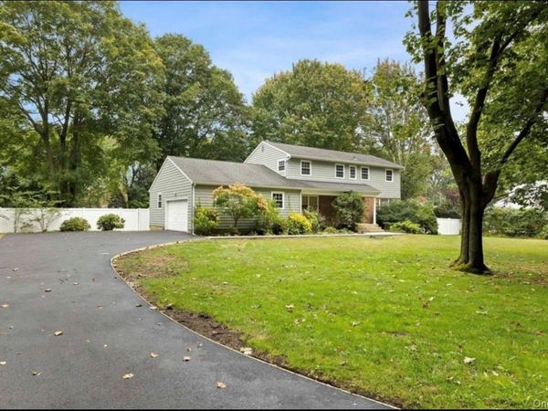 240 PLAINVIEW Road , Woodbury, NY 11797