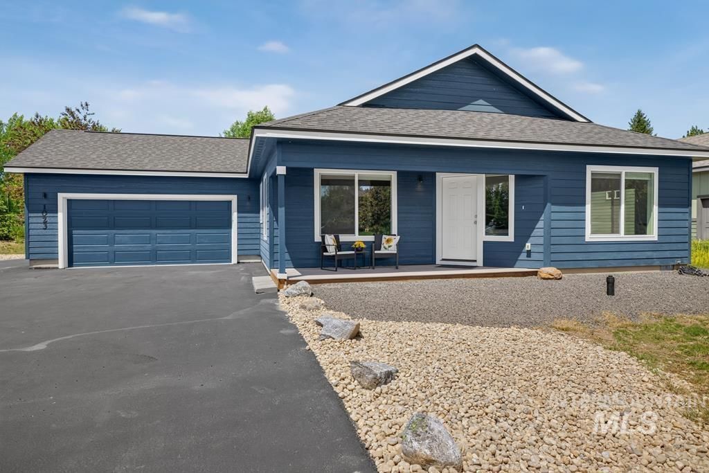 1023 Kaitlyn Loop, McCall, ID 83638 Main Photo