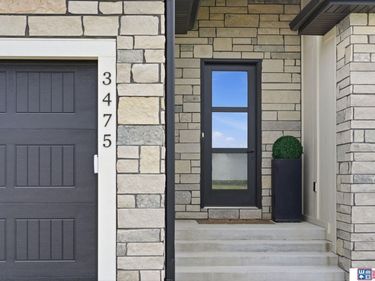 3475 Tree Line Drive, Lincoln, NE 68516