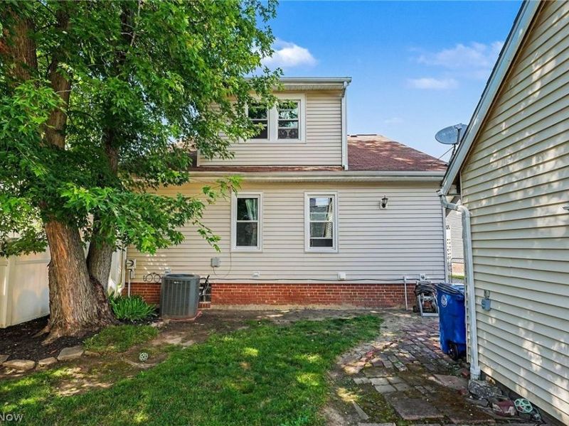 16901 Melgrave Avenue, Cleveland, OH 44135 Photo 25